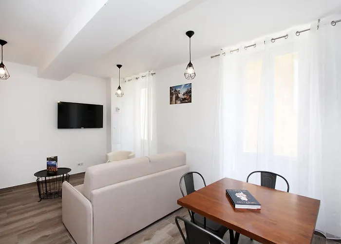 Appartements au cœur de la vieille ville piétonne&Citadelle Ajaccio 