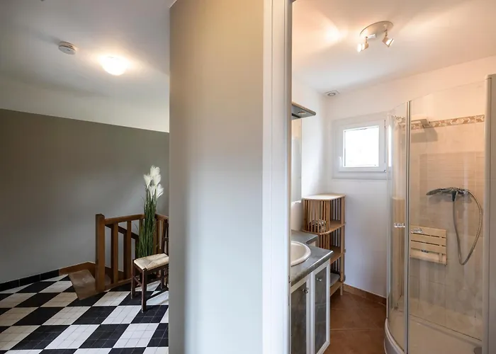 Chalet Les Tourelles Aix-les-Bains Privée