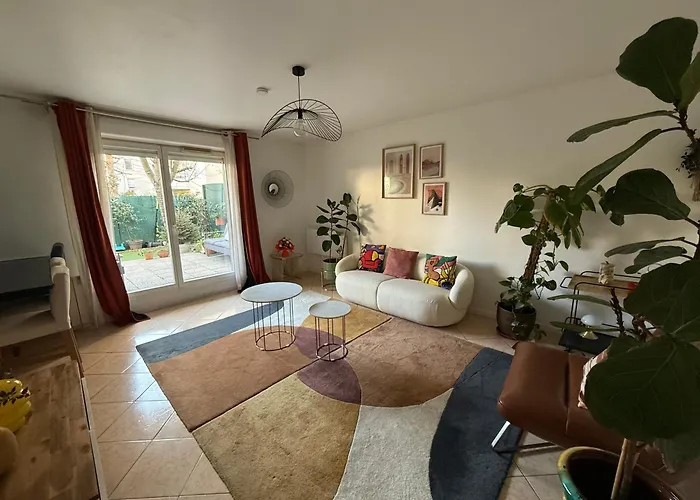 Le jardin du stade by UTA HOUSE Saint-Denis 