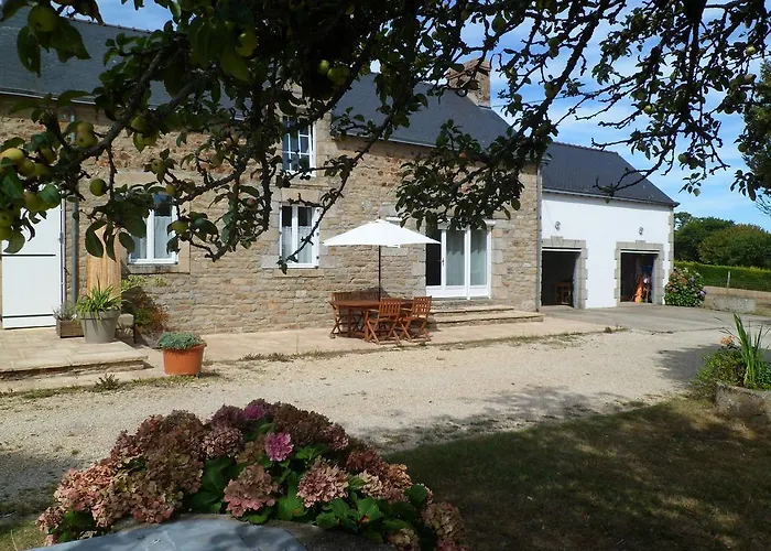 Farmhouse In An Amazing Private Park Vannes