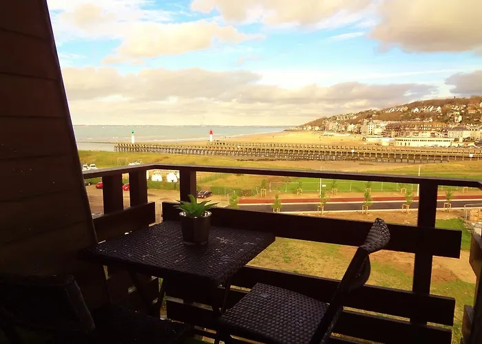 Les marinas vue Mer Deauville