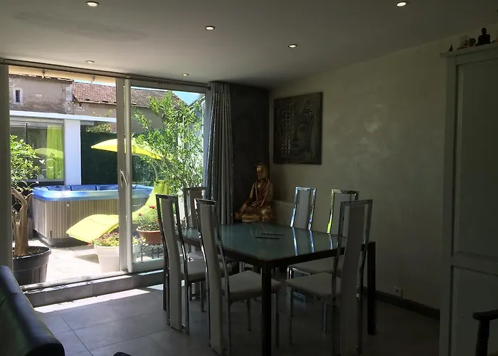 Les Suites de Naevag Saint-Rémy-de-Provence