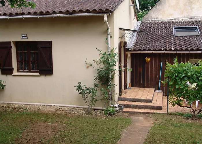 Villa Les Petits Pres à Vitrac  avec Piscine