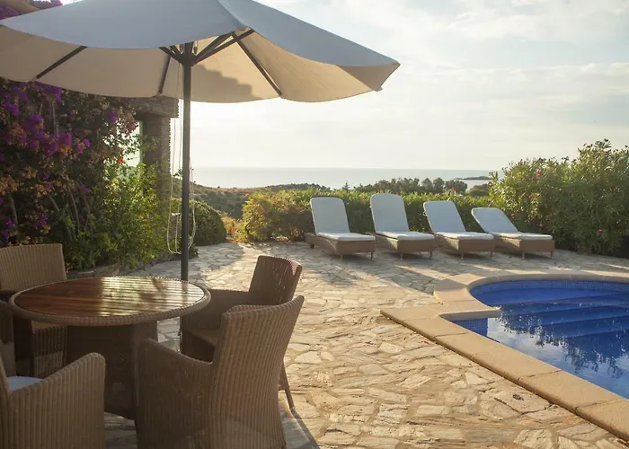 Villa Casa Juana Grande Luxueuse Maison Avec Magnifique Vue Sur Mer à Cadaqués avec Piscine