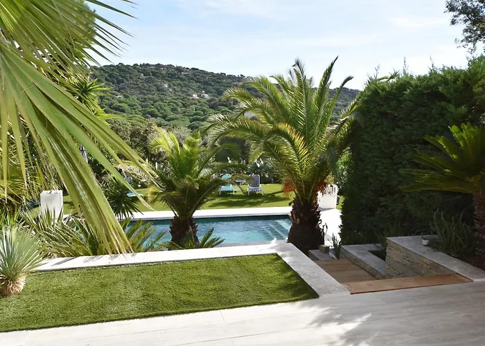Villa Atelier Gigaro à La Croix-Valmer avec Piscine