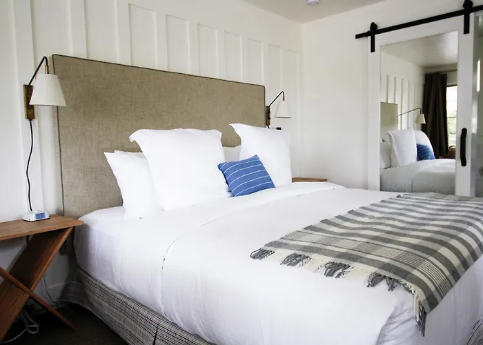 Hotel Le Petit Pali at Ocean Ave à Carmel-by-the-Sea - Hôtel 4 étoiles